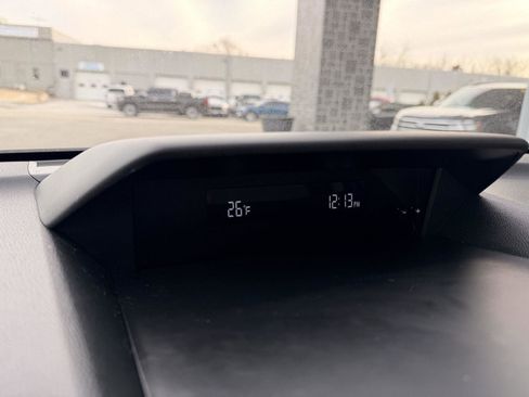 Certified 2023 Subaru Forester Premium image 19