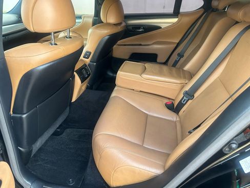 Used 2016 Lexus LS 460 image 17