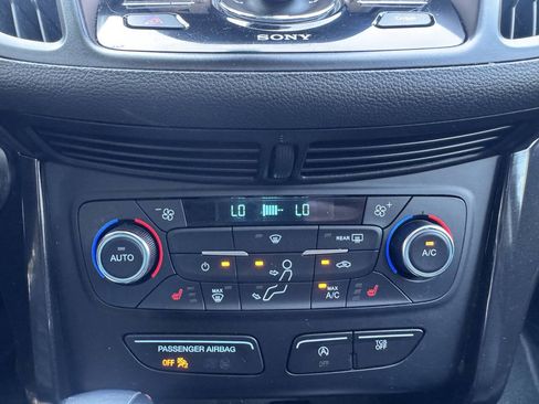 Used 2017 Ford Escape Titanium AWD/4WD image 21
