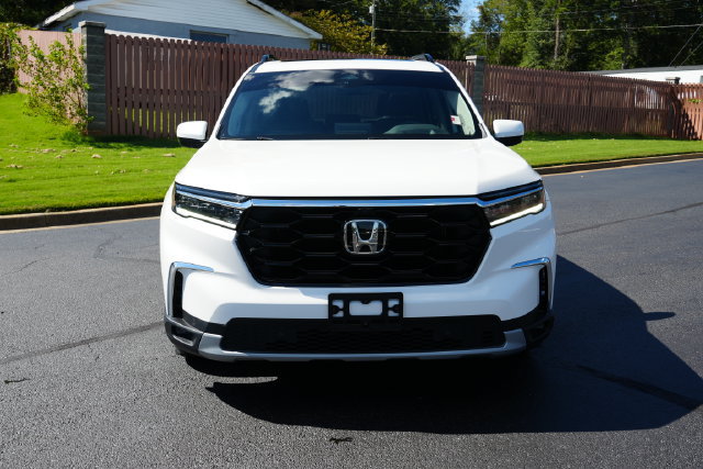 Used 2025 Honda Pilot Elite image 2