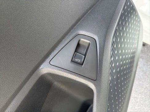 Certified 2025 Volkswagen Jetta SEL image 21