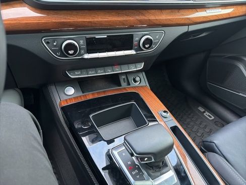 Certified 2023 Audi Q5 2.0T Prestige w/ Prestige Package image 9
