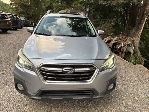 Used 2018 Subaru Outback 2.5i Limited AWD/4WD image 3