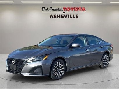 Used 2023 Nissan Altima 2.5 SV
