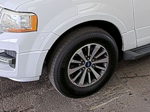 Used 2016 Ford Expedition XLT RWD image 13