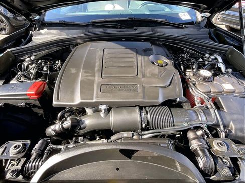 Used 2025 Jaguar F-PACE R-Dynamic S image 11