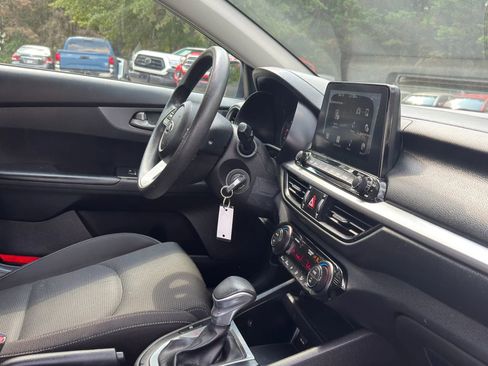 Used 2019 Kia Forte LXS image 29