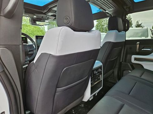 Used 2025 GMC Hummer EV 3X w/ LPO, Sport Package AWD/4WD image 18