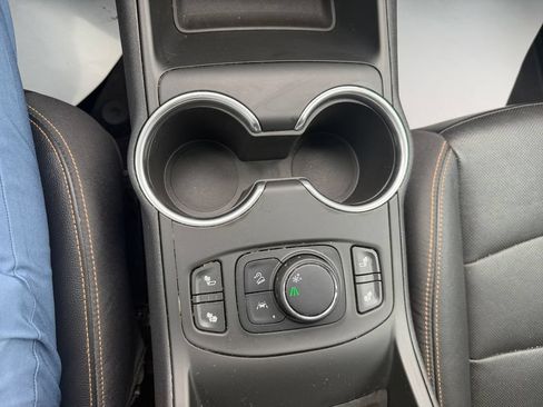 Used 2021 GMC Terrain SLT FWD image 30