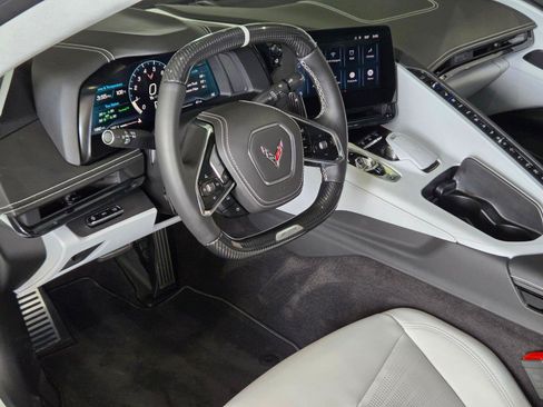 Used 2025 Chevrolet Corvette Z06 RWD image 13