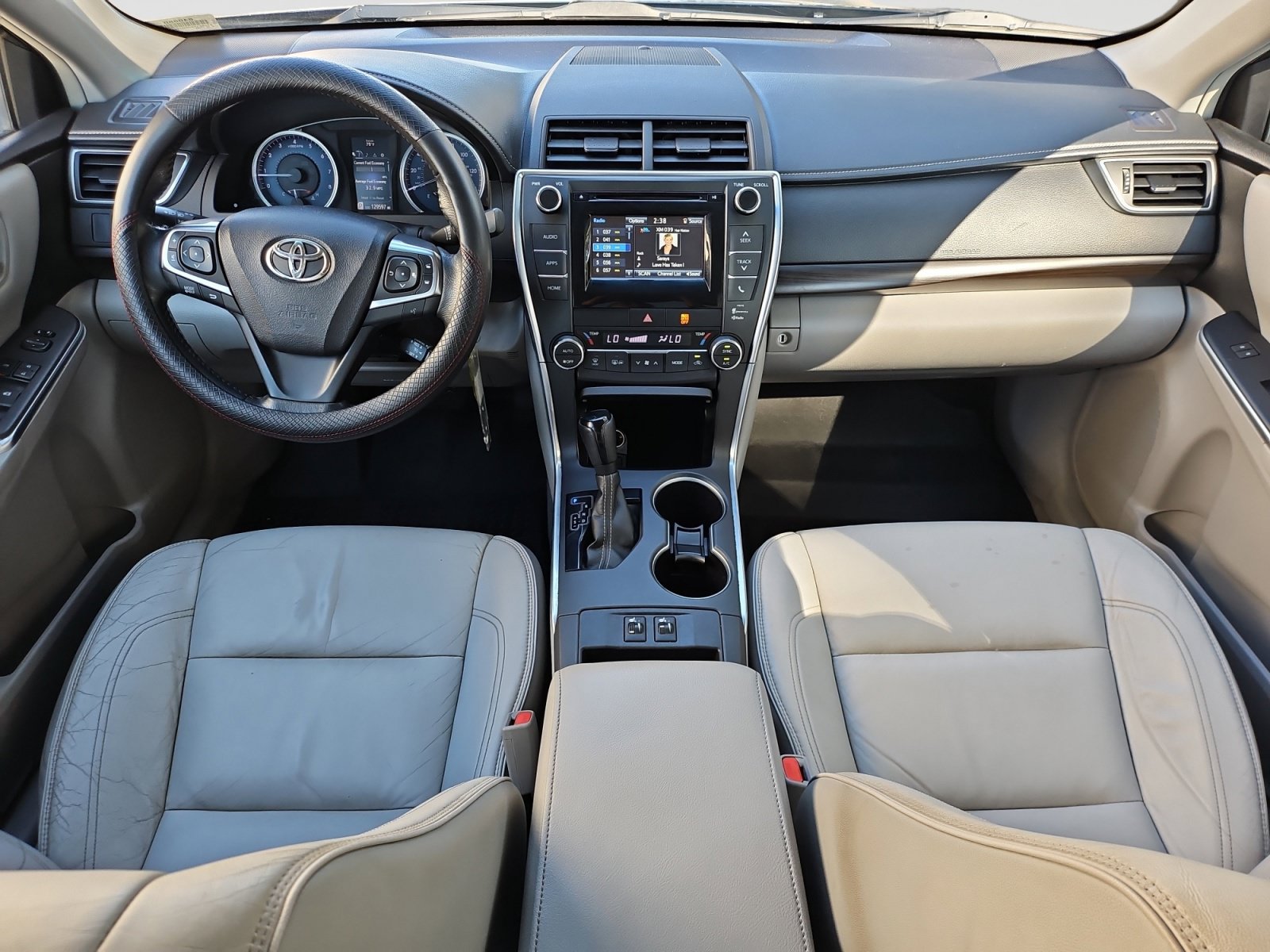 Used 2015 Toyota Camry XLE FWD image 14