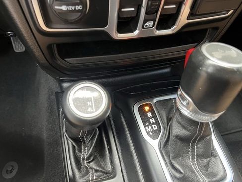 Used 2021 Jeep Wrangler Unlimited Sahara image 3