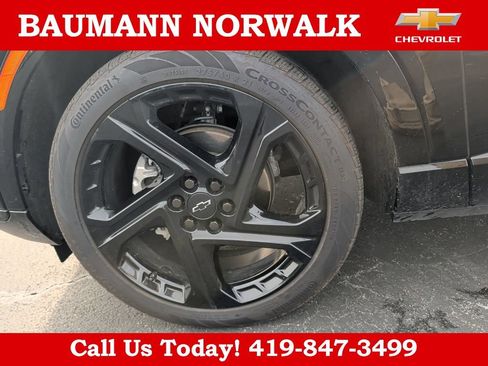 Used 2025 Chevrolet Equinox EV RS FWD image 12