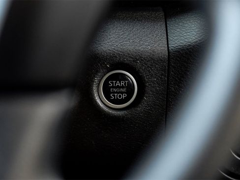 Used 2022 Nissan Frontier SV image 17