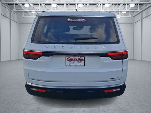 Used 2024 Jeep Wagoneer Series III image 4