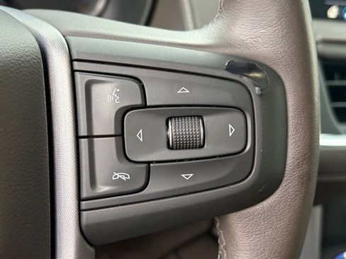 Used 2021 GMC Yukon SLT w/ Rear Media and Nav Package image 8