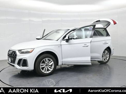 Used 2023 Audi Q5 2.0T Premium w/ Convenience Package AWD/4WD image 39
