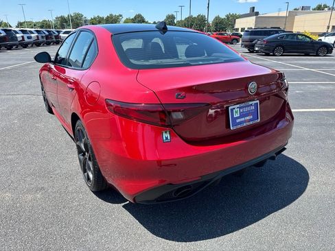 Used 2020 Alfa Romeo Giulia Ti Sport w/ Quick Order Package 22S Sport AWD/4WD image 4
