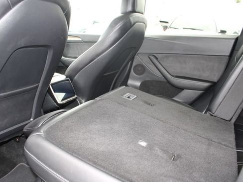 Used 2023 Tesla Model Y Long Range AWD/4WD image 37