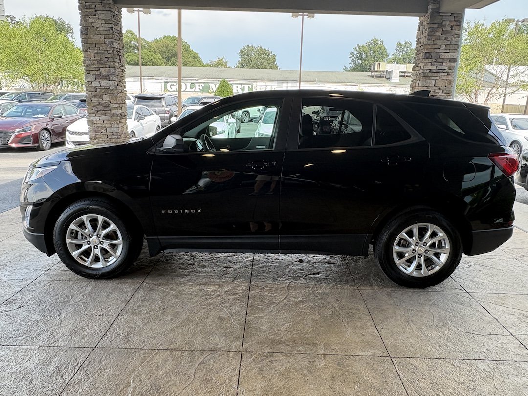 Used 2021 Chevrolet Equinox LS w/ LS Convenience Package FWD image 9
