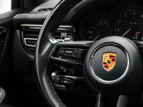 Used 2022 Porsche Macan image 13