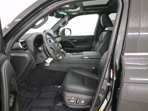 New 2026 Lexus LX 700h Luxury image 5