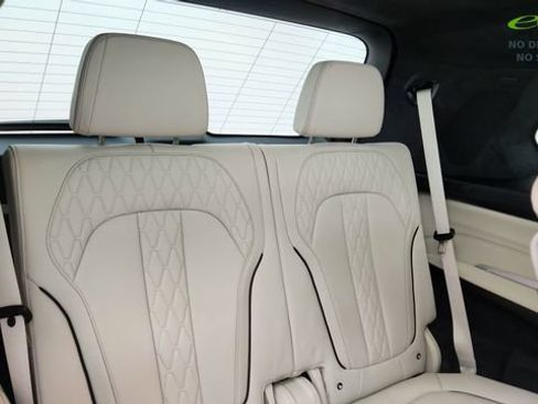 Used 2026 BMW X7 M60i AWD/4WD image 27