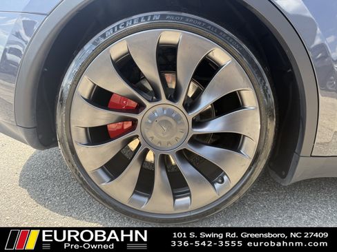 Used 2023 Tesla Model Y Performance AWD/4WD image 32