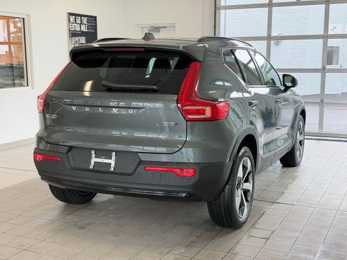 New 2026 Volvo XC40 B5 Plus w/ Climate Package image 6