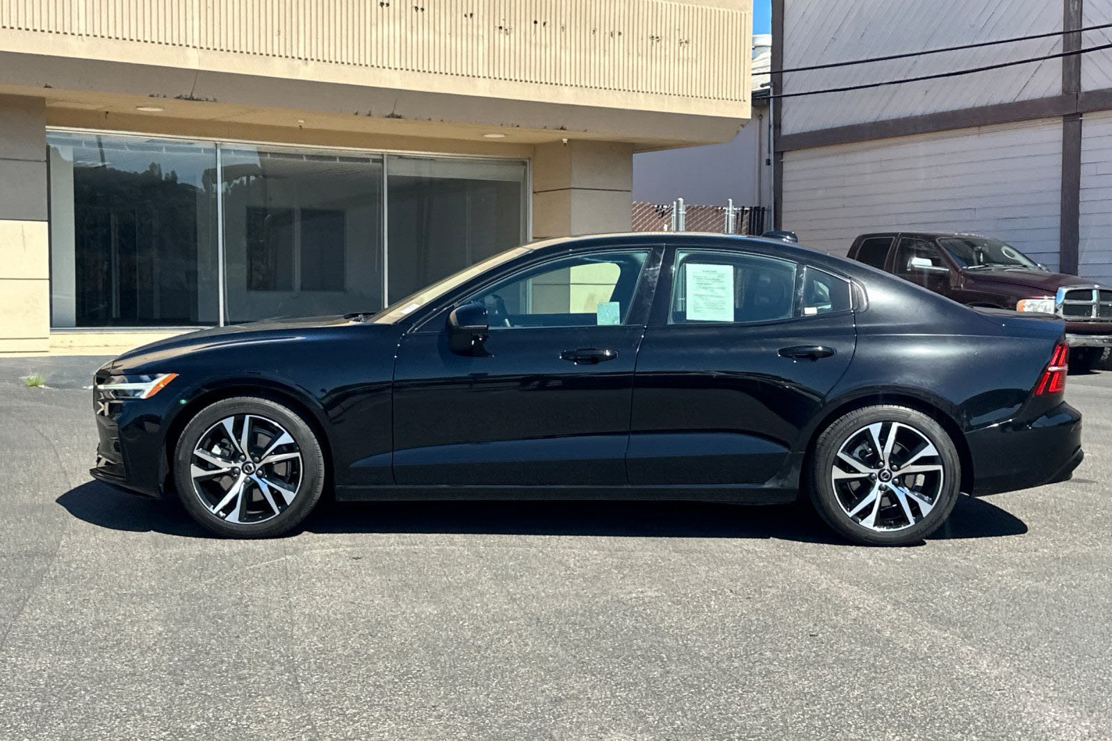 Certified 2023 Volvo S60 B5 Core AWD/4WD image 6