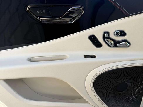 Used 2025 Bentley Flying Spur Speed image 31