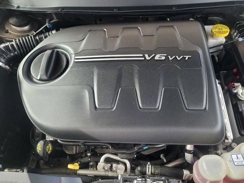 Used 2019 Jeep Cherokee Limited w/ Luxury Group image 30