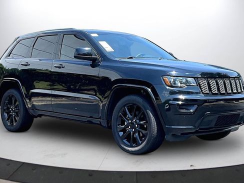 Certified 2018 Jeep Grand Cherokee Altitude AWD/4WD image 2