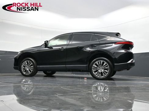 Used 2021 Toyota Venza XLE image 30