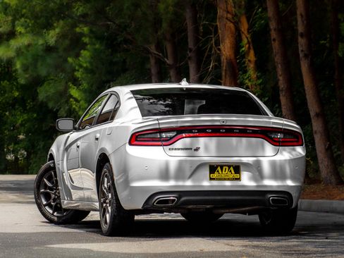 Used 2018 Dodge Charger GT image 3