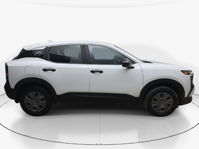 Used 2025 Nissan Kicks S FWD image 4