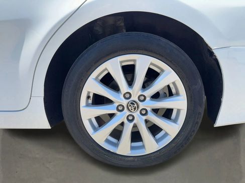 Used 2020 Toyota Camry LE FWD image 11