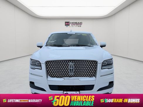 Used 2022 Lincoln Navigator Reserve image 2