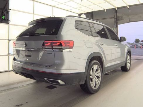 Used 2023 Volkswagen Atlas SE w/ Panoramic Sunroof Package AWD/4WD image 2