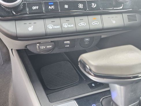 Used 2025 Hyundai Elantra SEL FWD image 18