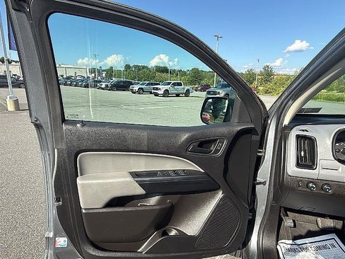 Used 2021 Chevrolet Colorado W/T w/ WT Convenience Package AWD/4WD image 25