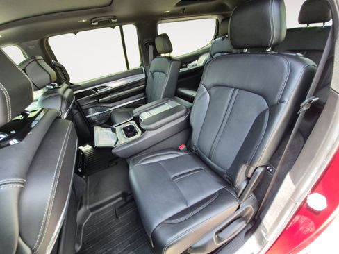 Used 2022 Jeep Grand Wagoneer Series I AWD/4WD image 24