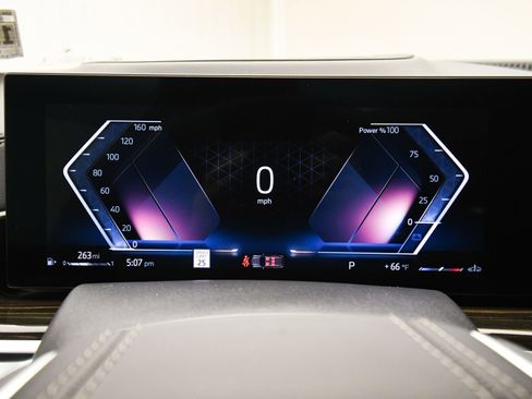 Used 2023 BMW X7 xDrive40i w/ Dynamic Handling Package image 18