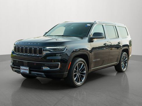 Used 2023 Jeep Wagoneer Series III w/ Premium Group I AWD/4WD image 3