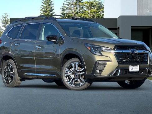 Used 2026 Subaru Ascent Touring AWD/4WD image 2