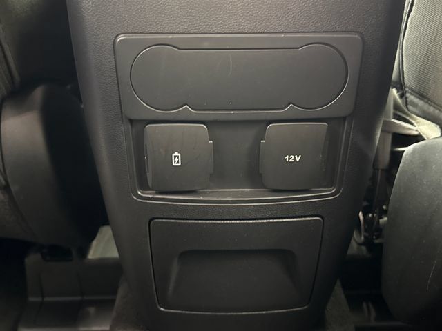 Used 2023 Ford Explorer XLT AWD/4WD image 28