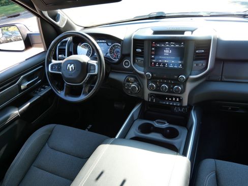 Used 2020 RAM 1500 Big Horn AWD/4WD image 9