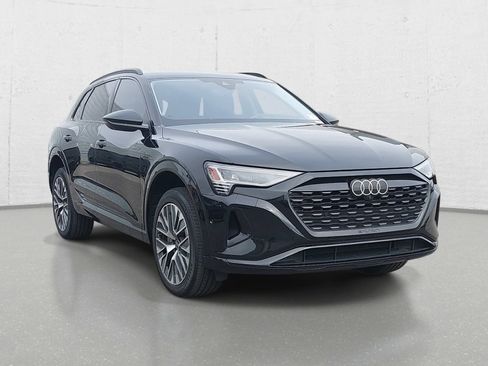 Used 2024 Audi Q8 e-tron Prestige w/ Prestige Package AWD/4WD image 3