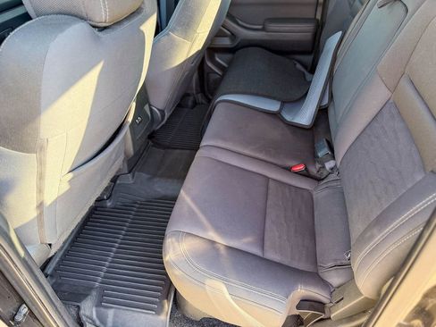 Used 2022 Nissan Frontier SV image 21