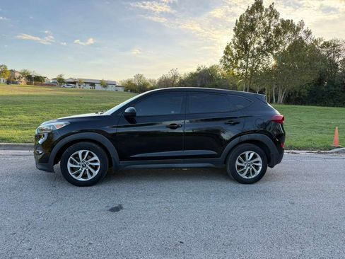 Used 2017 Hyundai Tucson SE image 1
